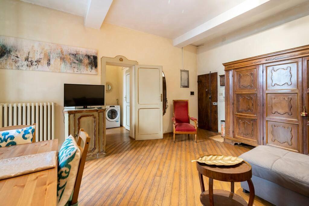 Appartamento Elegante E Centrale La Foglia D'Oro Bologna Bagian luar foto