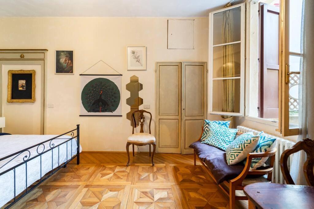 Appartamento Elegante E Centrale La Foglia D'Oro Bologna Bagian luar foto